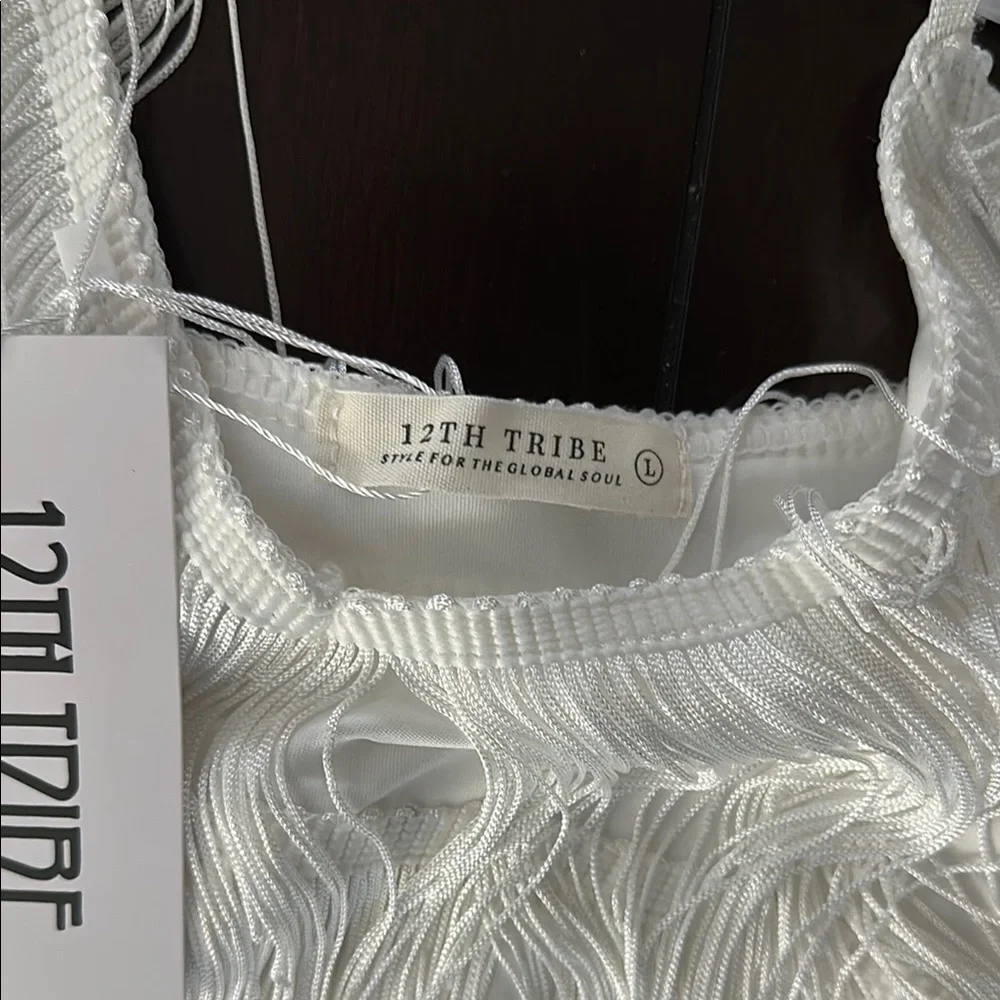 Elegant White Fringe Top - Picture 5 of 6